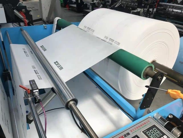 High Speed Single-Colour Nonwoven Screen Printing Machine – photo 2